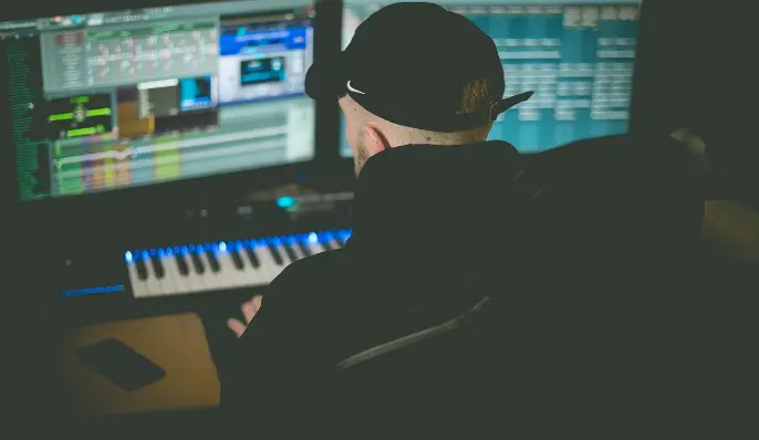 学生や一般市民にもわかりやすい動画制作・VR・印刷物